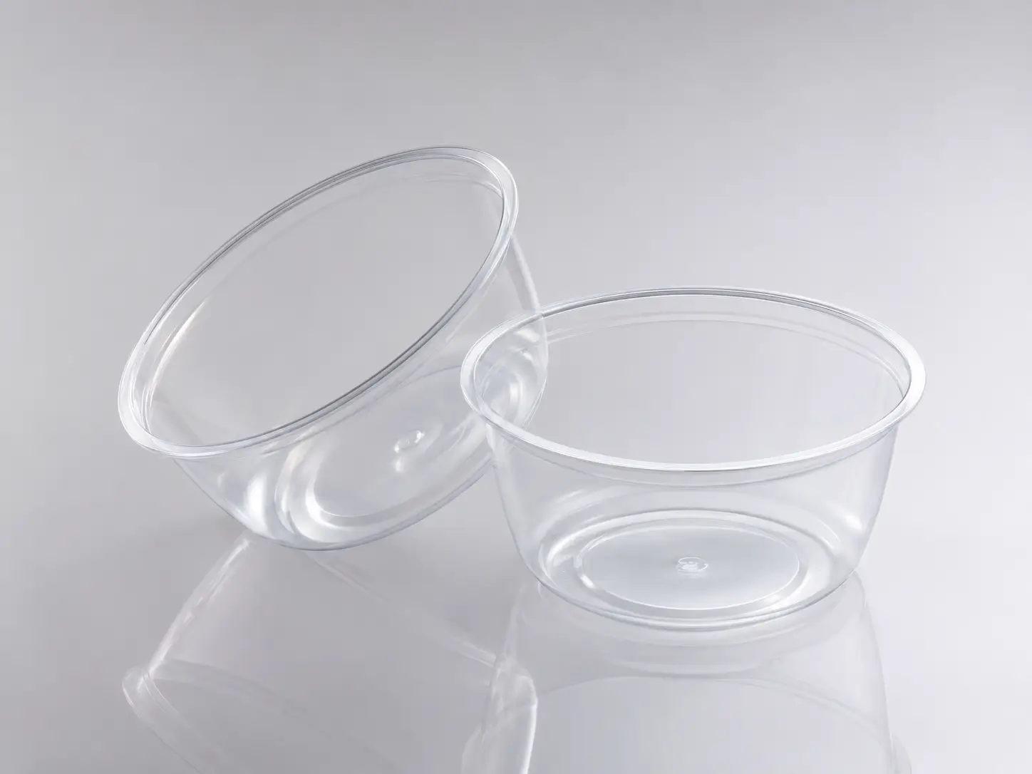 Clear thin wall polypropylene container